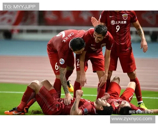 上海足球队在世锦赛积分榜上以56分稳居第一名展现强劲实力 上海足球队在世锦赛积分榜上以56分稳居第一名展现强劲实力